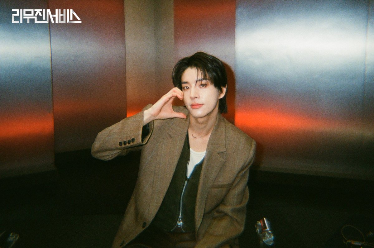 mujin_plz's tweet image. 언젠가는 핸썸앤스윗한
제이크의 라이브로 
꿀잠을 자게 된다는 
운명을 믿어왔죠…🤎
1115% 젴며들게 되어버린
이건 바로 젴.스.티.니~⭐️

@ENHYPEN

#제이크 #JAKE 
#엔하이픈 #ENHYPEN 
#리무진서비스 #LMJSV