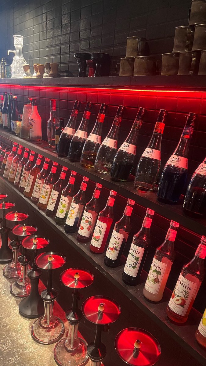 HEAT 名古屋栄店 OPEN！
今日は夕方から一気に寒くなるらしいですね、、暖かい格好でお過ごし下さい(((( °_° )))) HEATでシーシャを吸いながら温まりませんか？？暖かいドリンク、フード充実しております♪♪
個室のご予約も承っております！
本日もご来店お待ちしております！！