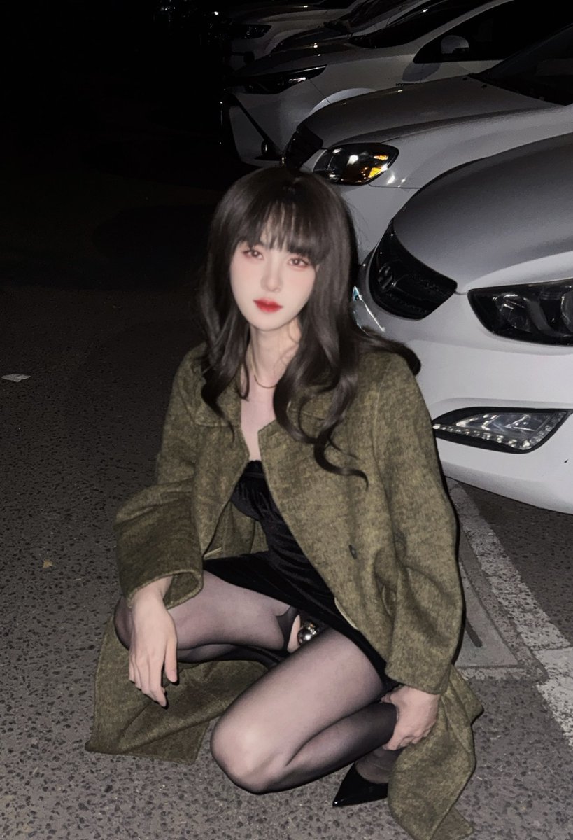 sissyflashing's tweet image. ♕Model：Cindy腿腿
@Alson708441945