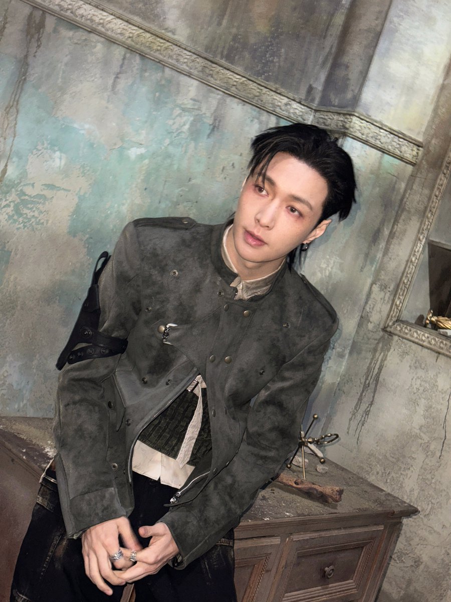 weareoneEXO's tweet image. 전부를 걸게 🗡️ 

#EXO #엑소 #weareoneEXO
#Crown #REVERXE