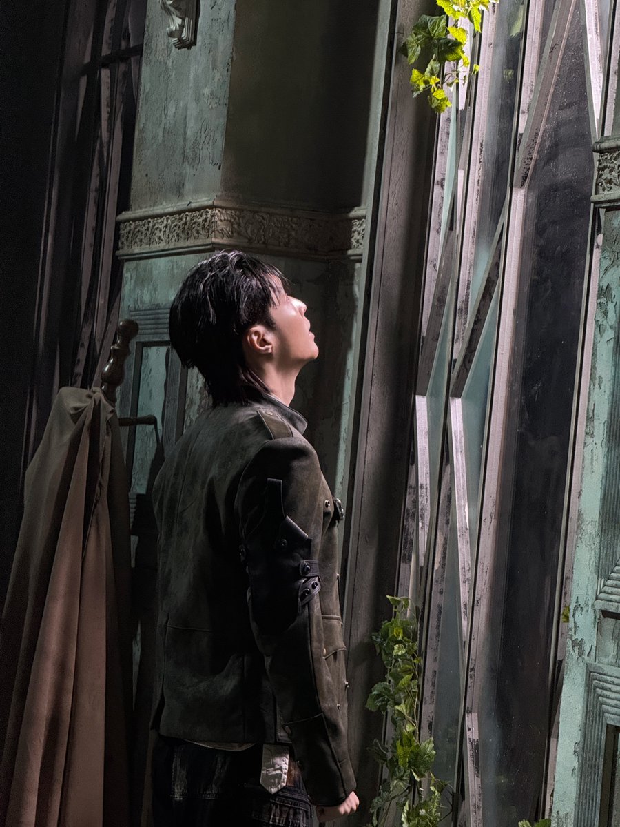 weareoneEXO's tweet image. 전부를 걸게 🗡️ 

#EXO #엑소 #weareoneEXO
#Crown #REVERXE