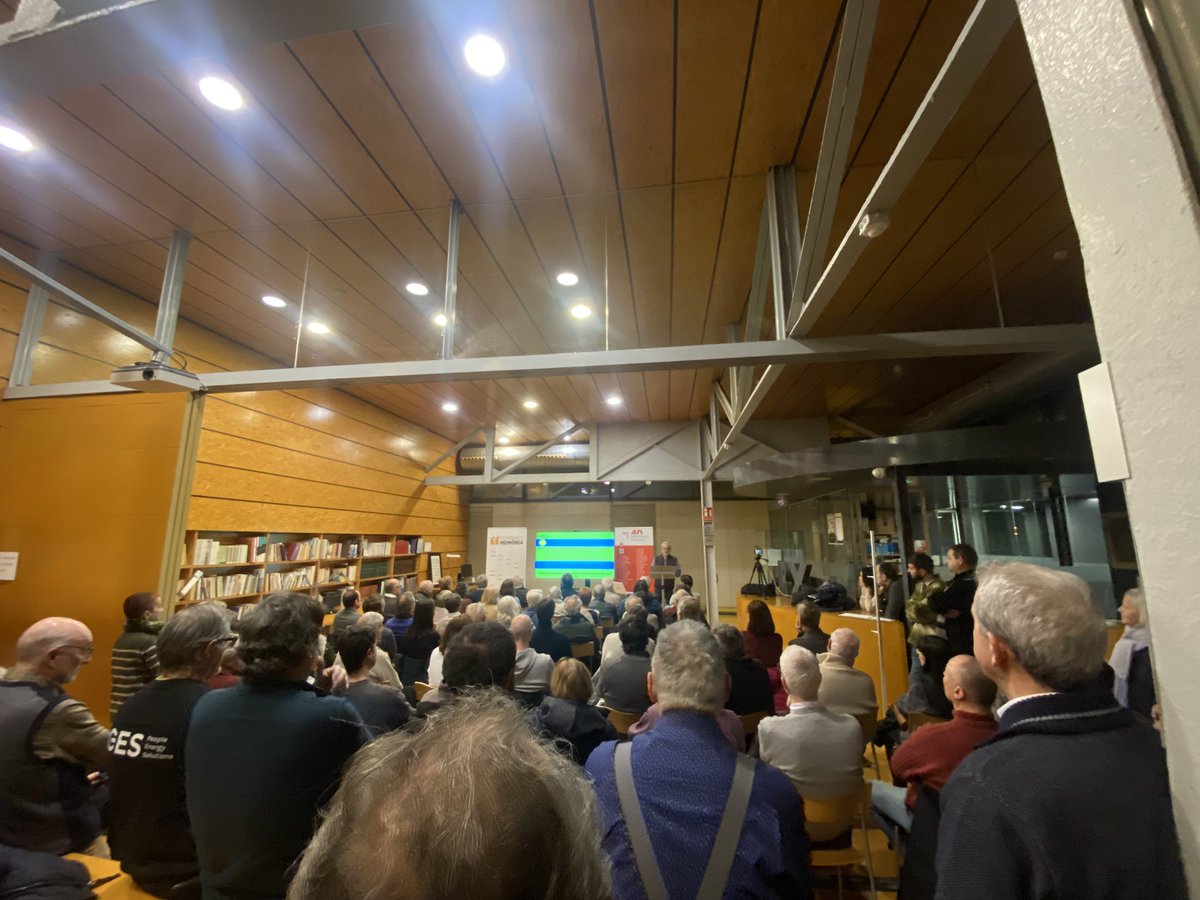 ComissioMemoria's tweet photo. Hem omplert l’Arxiu amb la xerrada sobre la Guerra dels Segadors al Penedès a càrrec del Jordi Vidal. 

Seguim explicant la història del país i de la nostra terra. 

#Vilafranca https://t.co/h4dj19yt0D