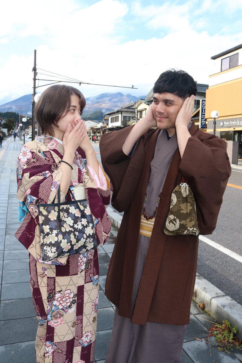 お客様Photo📸
「三猿ポーズ🙈🙊🙉」
日光に来たら着物を着てこのポーズをやるべし❣️

 #coconnikko  #着物レンタル #NIKKO
  #三猿ポーズ  #日光