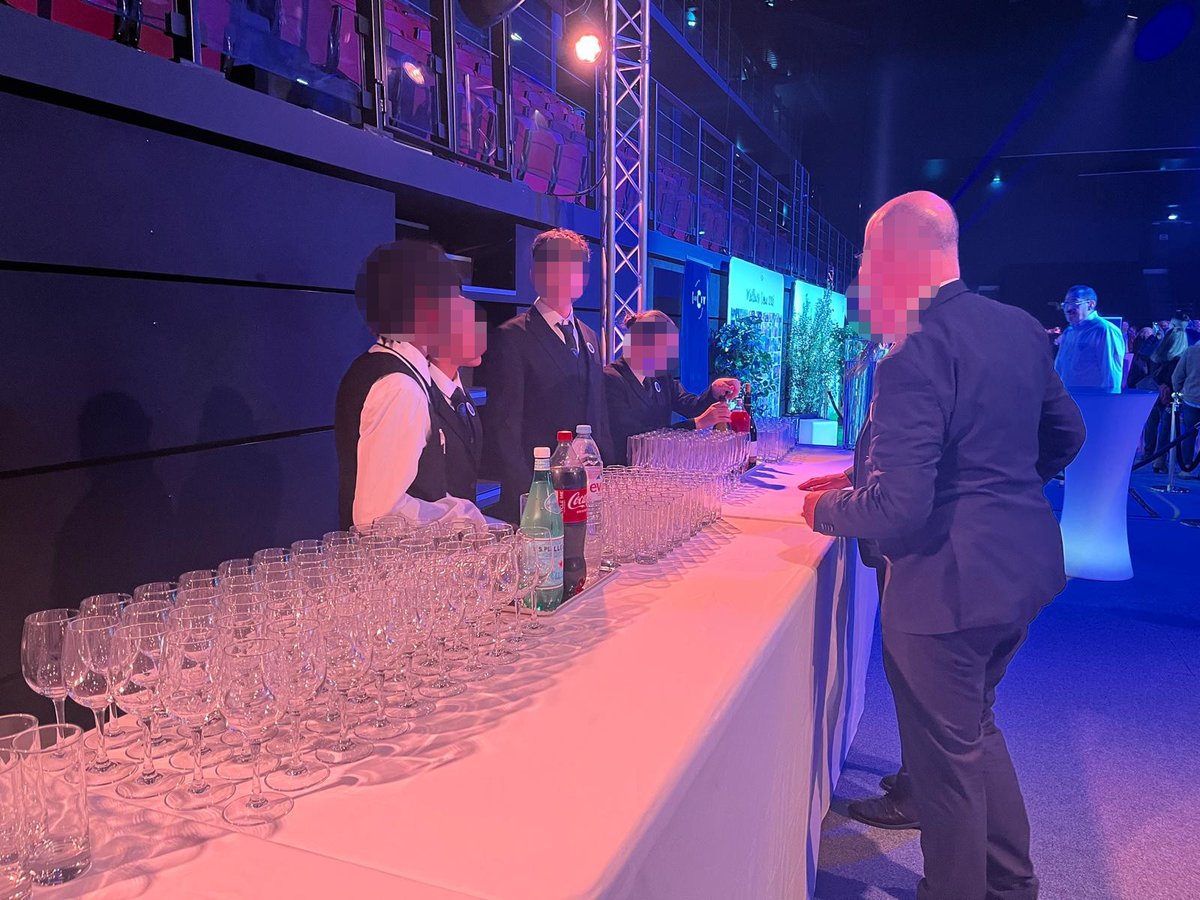 proviseur du lycee Auffray tweet media