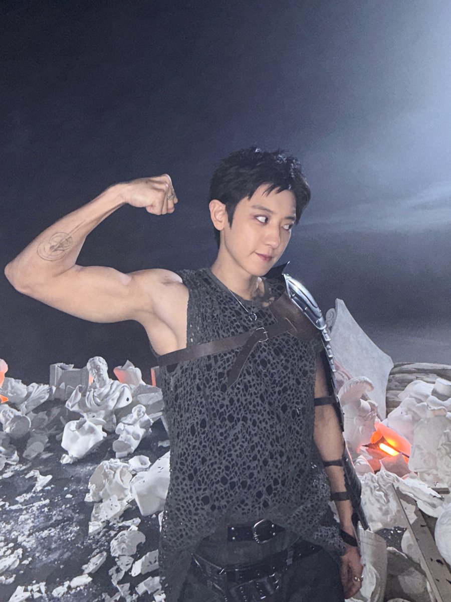 Wake up Cuz I'll stay up

#EXO #엑소 #weareoneEXO
#Crown #REVERXE