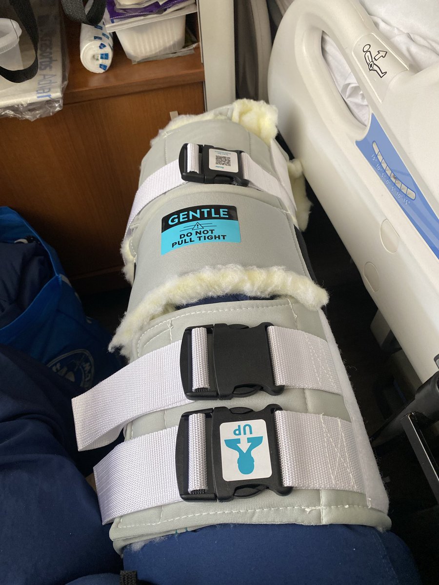 CyberJona's tweet photo. So whats new with me is I got my right leg amputated below the knee, yeah this is not how i wanted to start the new year but it had to be done. It suck but i rather had that done then the other thing 💀but i know im going to be alright I have my family on my side https://t.co/VQWZNMsGFB