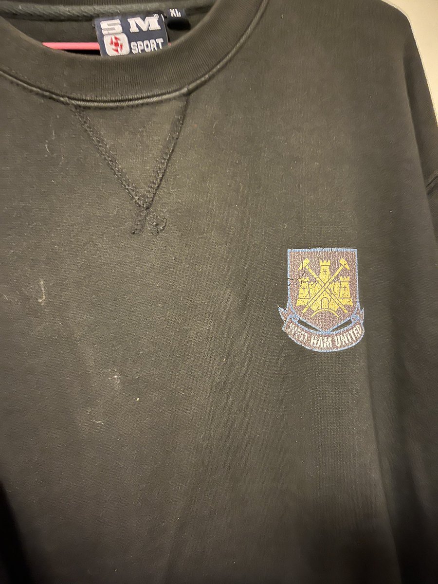 Glen_WHU64's tweet image. I forgot I even had this …. Pretty well worn .. but a proper badge ⚒ 
‘Come on you IRONS’