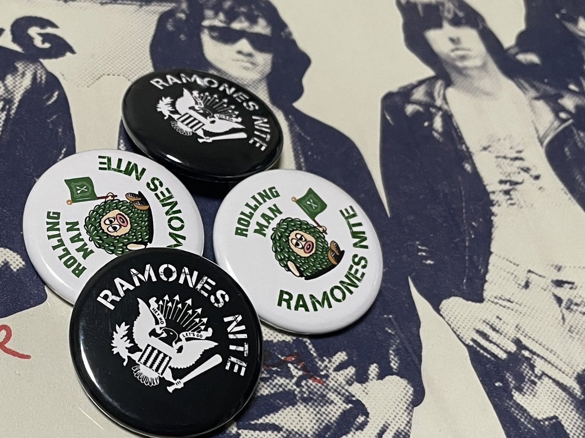 manamoecat's tweet photo. 1/24土曜日は伏見ローリングマンで
RAMONES NITE！！

RAMONESだらけの夜！
みんな大好きな「1！2！3！4！」が何回も聴けることでしょう！
しかも先着で素敵な物が配布されるとか、、、

Hey！Ho！Let's Goマインドでよろしくどうぞ！

#RAMONES
#RAMONESNITE https://t.co/VuVAlWIL7k