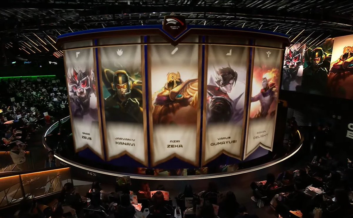 leefakerism's tweet image. Zeus and gumayusi is using their own skin oh my heart 😭😭