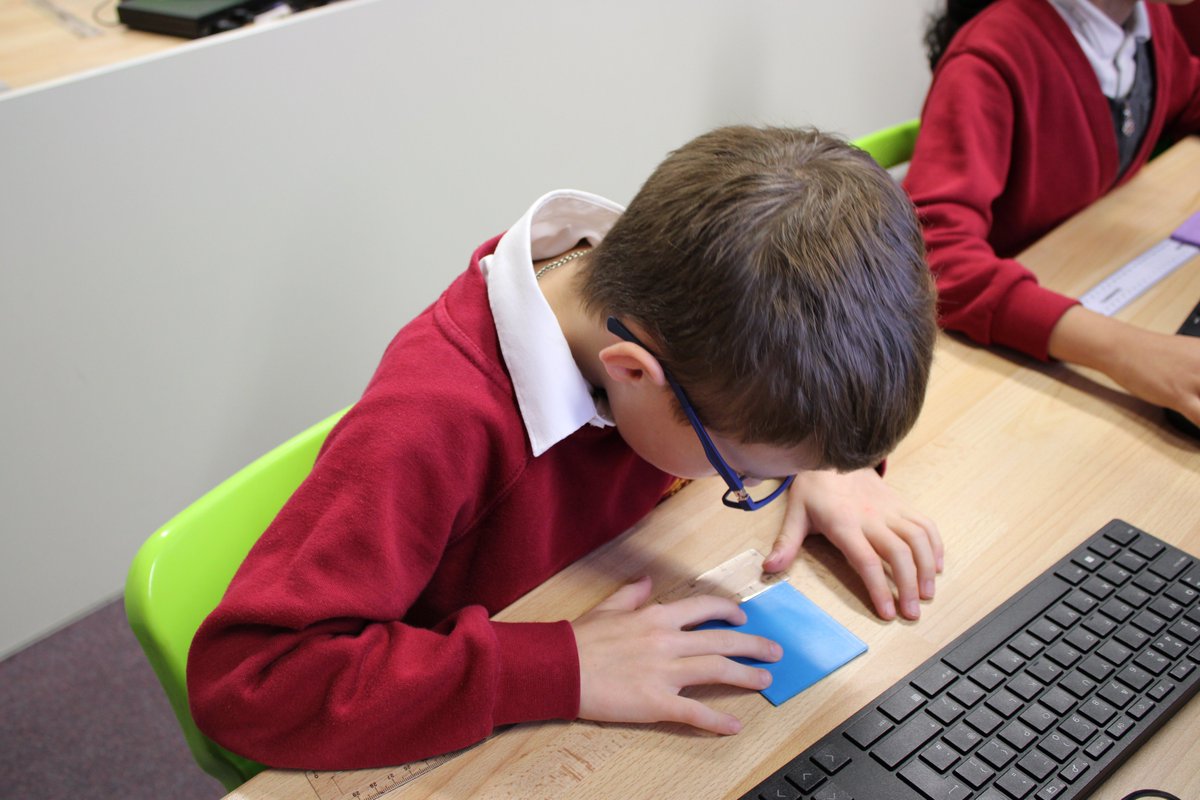 Mrs Harris tweet media