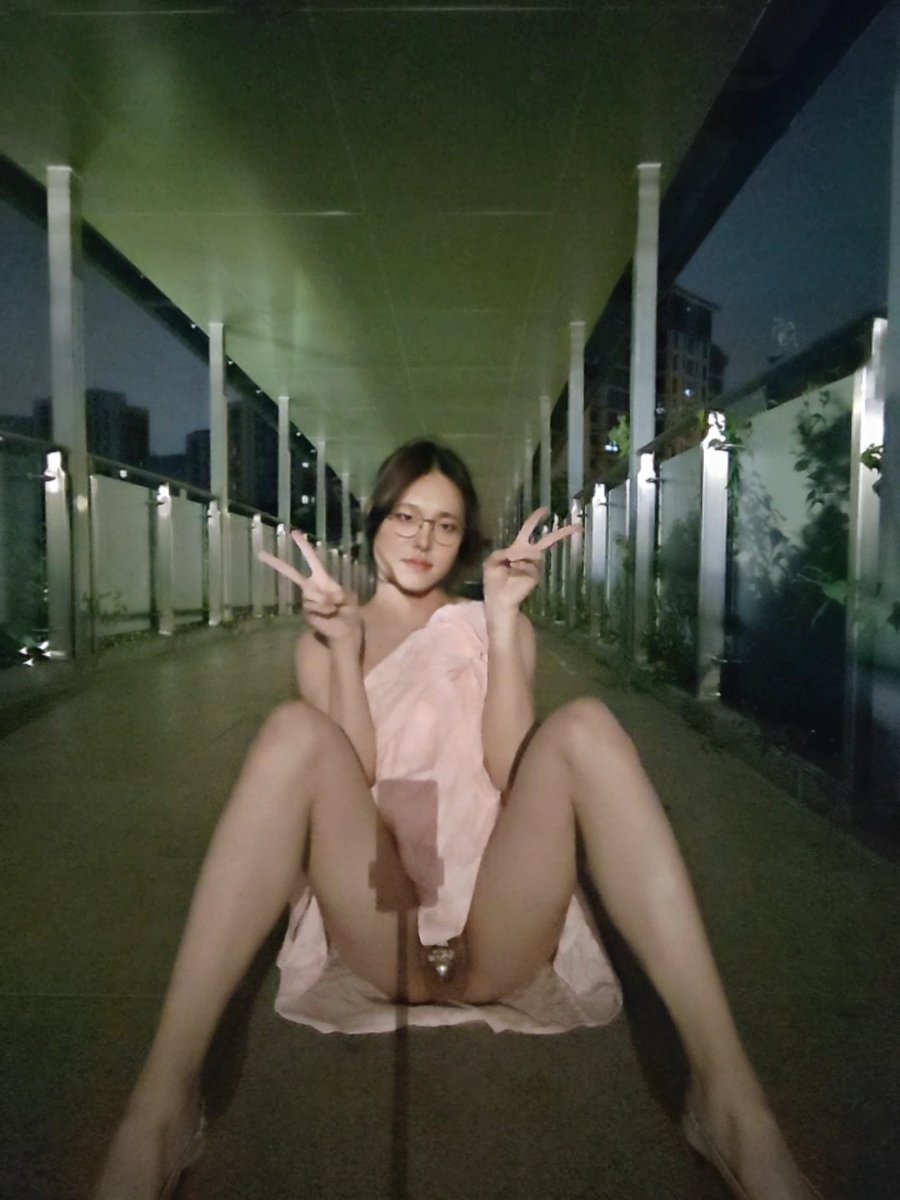 sissyflashing's tweet image. ♕Model：C宝C宝C
@cc09646379