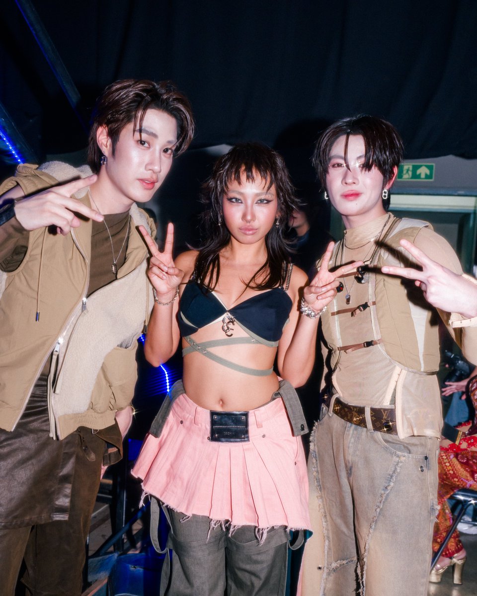 officialyupp's tweet image. CONGRATULATIONS 💐✨
@TLE_mtm @firstone_wnk @DomundiTV 

Thank you for having MILLI as the hottest โคโยตี้🔥💃🏻 at Khemjira The Golden Time Concert 🕰️

📍Impact Arena 
📸 pakkananphong 

#KhemjiraConcertDay1
#ดนุภาต้องรอด #MILLI #YUPP