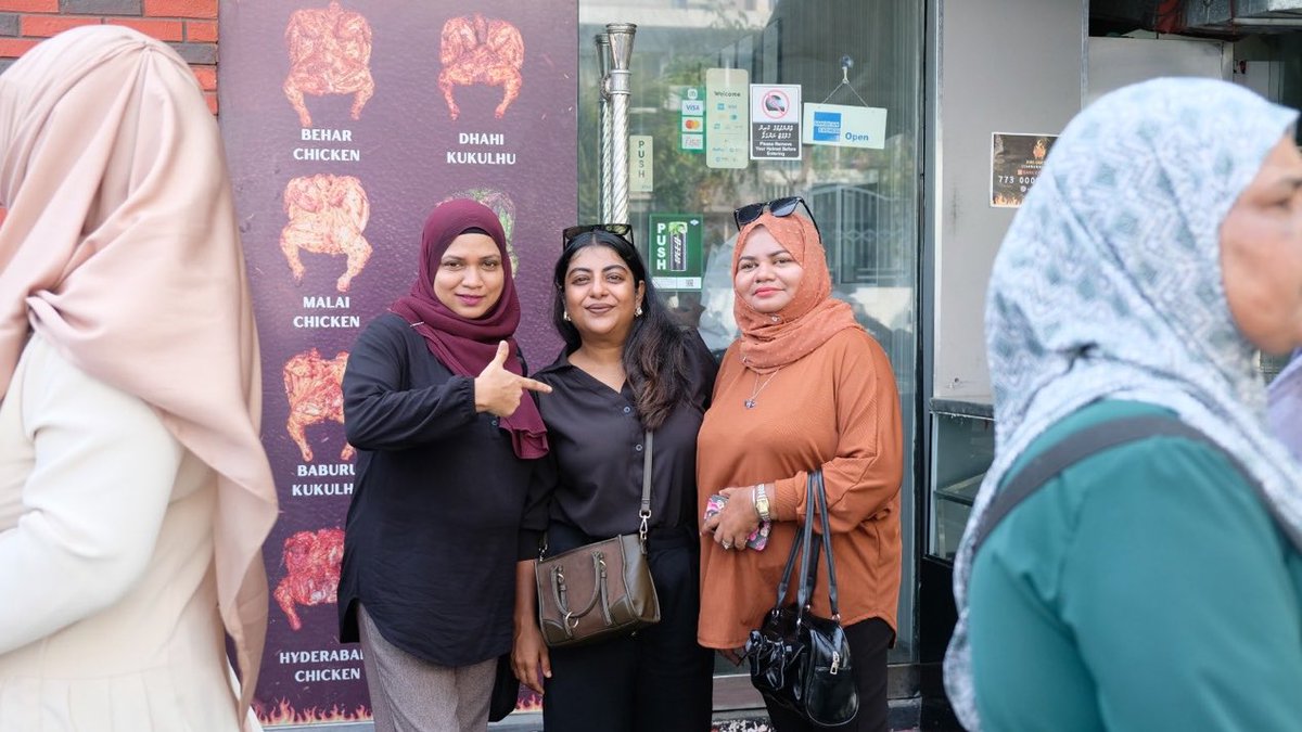 ރަސްމީކޮށް މިއަދު ފެށިގެންދާ ކޭމްޕެއިނަކީ ކުރިޔައްއޮތް ލޯކަލް ކައުންސިލް އިންތިހާބުގައި މާލޭގެ އެކިއެކި ދާއިރާތަށް ތަމްސީލް ކުރައްވާ ކެންޑިޑޭޓުން ދޮރުން ދޮރަށް ހިންގޭ ހަރާކާތް.
#LCE2026
#JaleelForMayor 
#DhiveheengeRaajje 
#CongressPartyMV