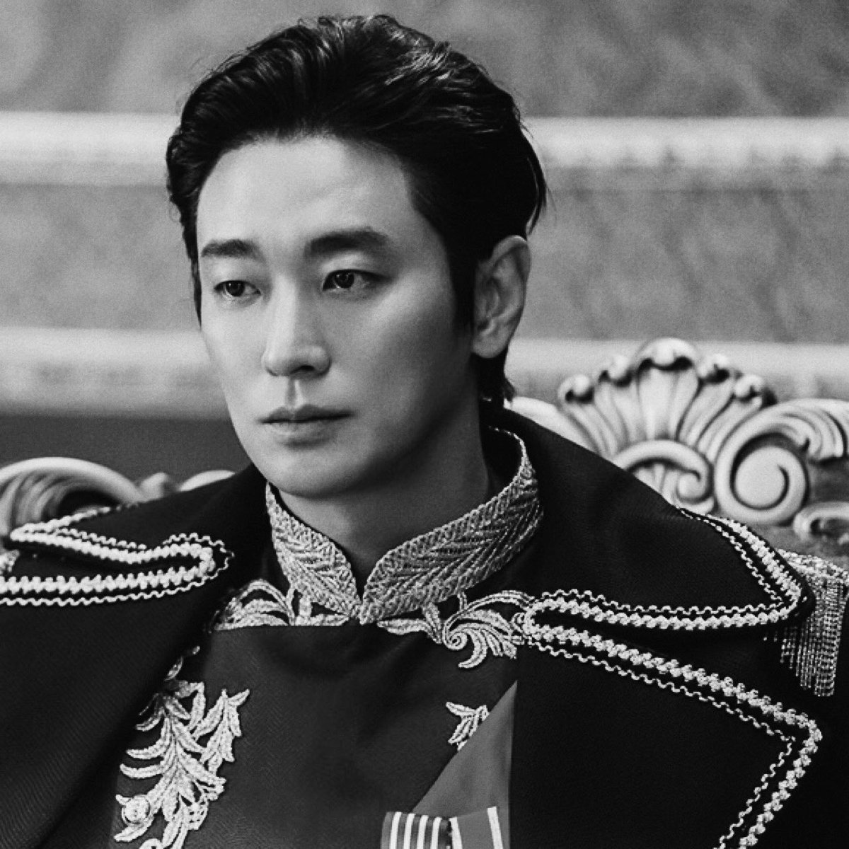 yourwoozoo's tweet image. 황태자였다가 후궁이었다가 황제 됐는데 이혼하는 남자는 어때?