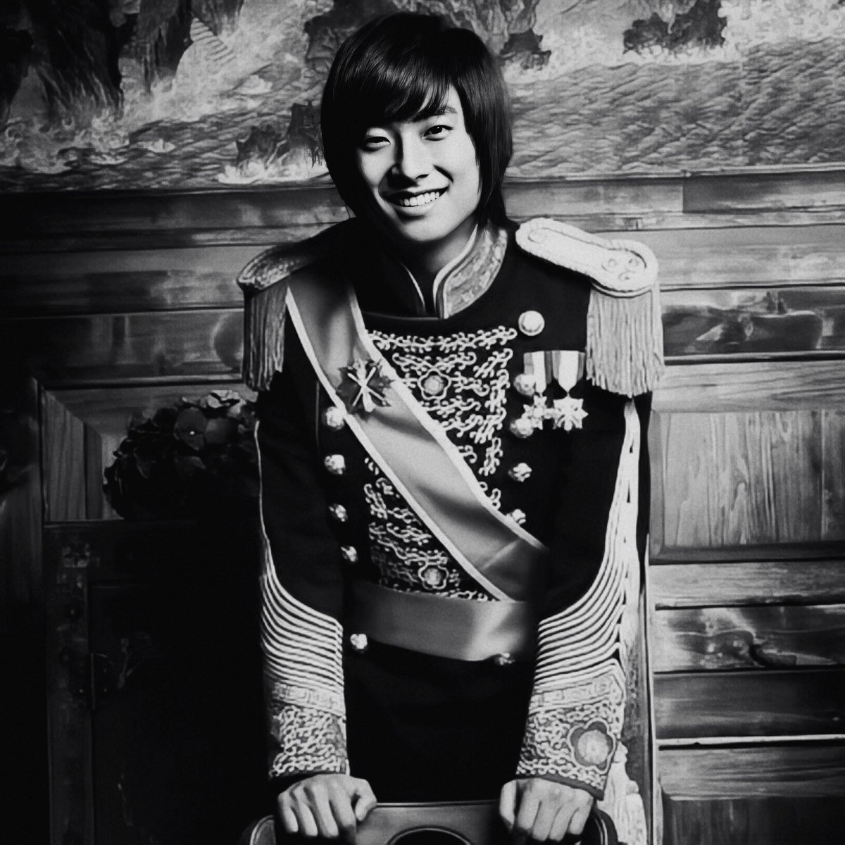 yourwoozoo's tweet image. 황태자였다가 후궁이었다가 황제 됐는데 이혼하는 남자는 어때?