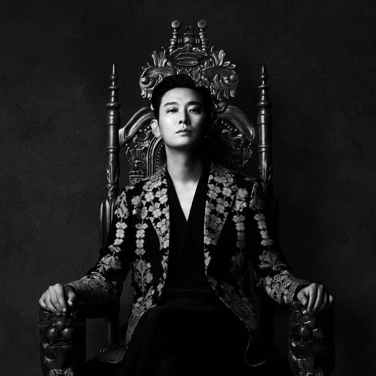 yourwoozoo's tweet image. 황태자였다가 후궁이었다가 황제 됐는데 이혼하는 남자는 어때?