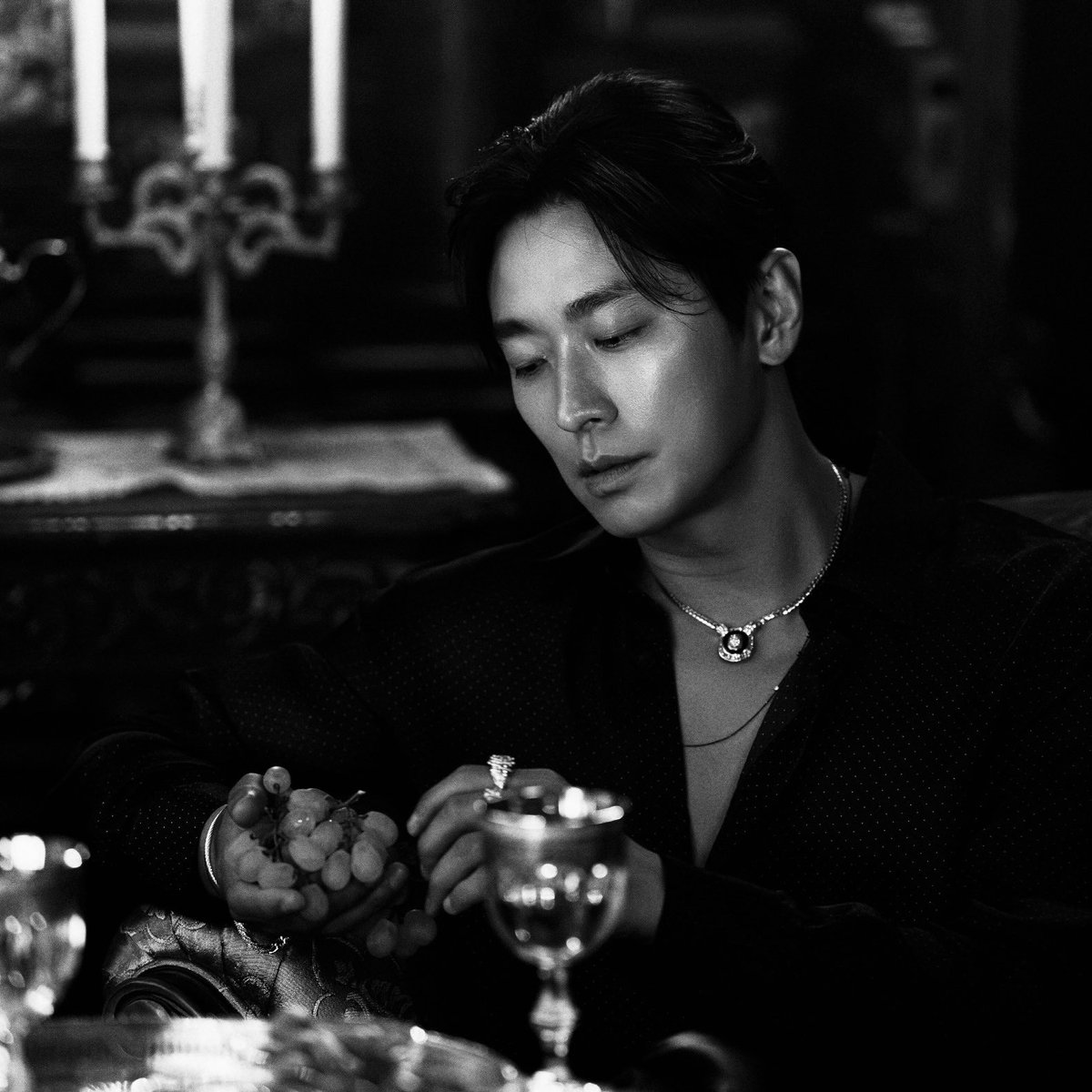 yourwoozoo's tweet image. 황태자였다가 후궁이었다가 황제 됐는데 이혼하는 남자는 어때?