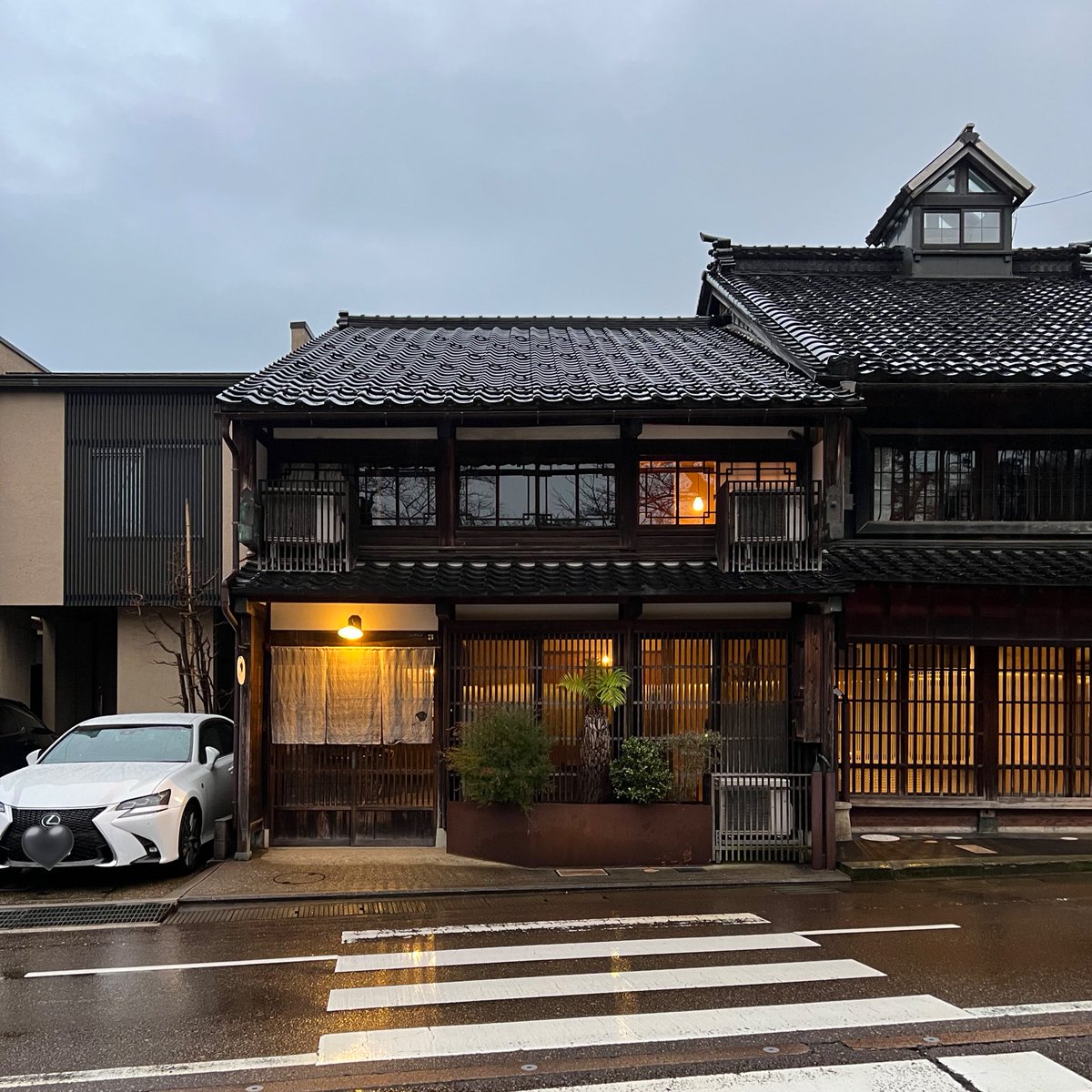 1泊6,000円、主要観光地も徒歩圏内❕
金沢で泊まるなら🈁