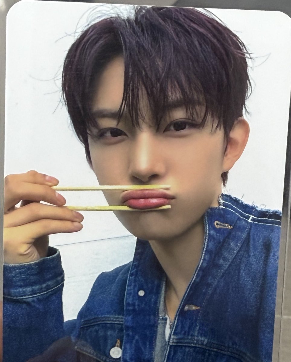 guunoooo's tweet image. 아니.. 지금 보니까 건우 젓가락질도 ㅈㄴ 올바르게 함 아 진짜 젓가락질 잘하는 남자 ㅈㄴ좋다