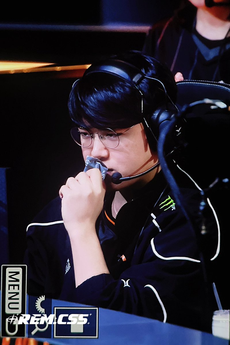 rem_css's tweet image. 260122 LCK CUP

✊

#Gumayusi #구마유시 #이민형