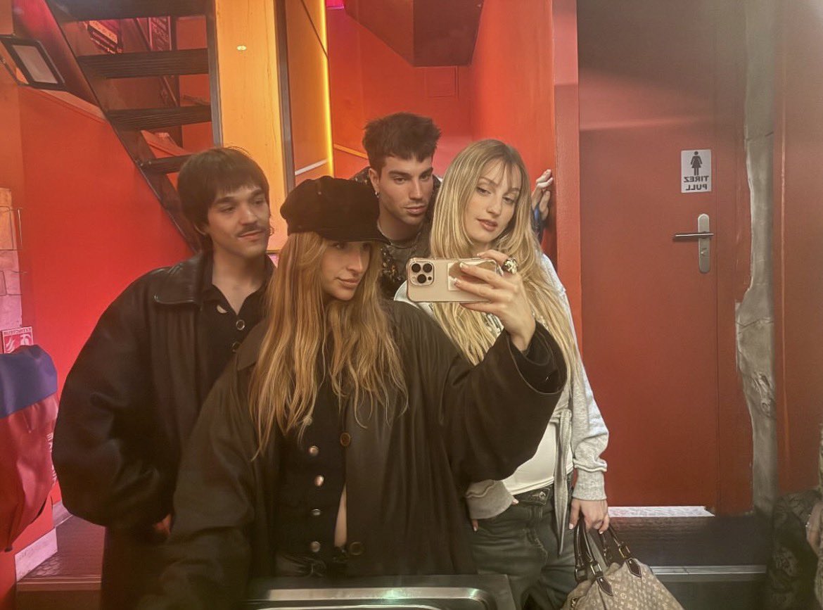 Julieta Spain tweet media