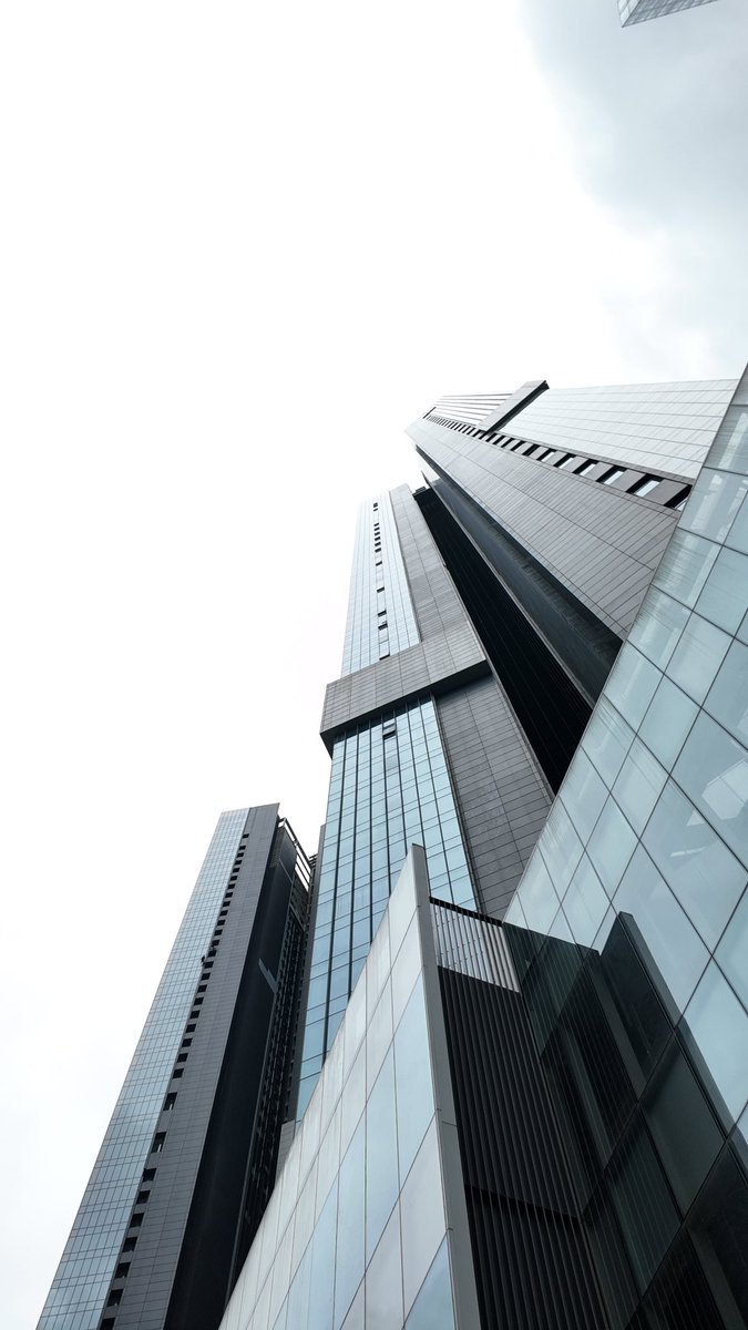 LensandLease's tweet image. A cinematic feel in every frame, made effortless with the 𝐃𝐉𝐈 𝐎𝐬𝐦𝐨 𝐏𝐨𝐜𝐤𝐞𝐭 𝟑 🌆

Rent now for as low as 400 per day!

✈️ For local &amp;amp; international trips
🎉 For personal events
📨Dm us for more info

#phonerental #cameraforrent #CameraForRentPH #djiosmopocket3