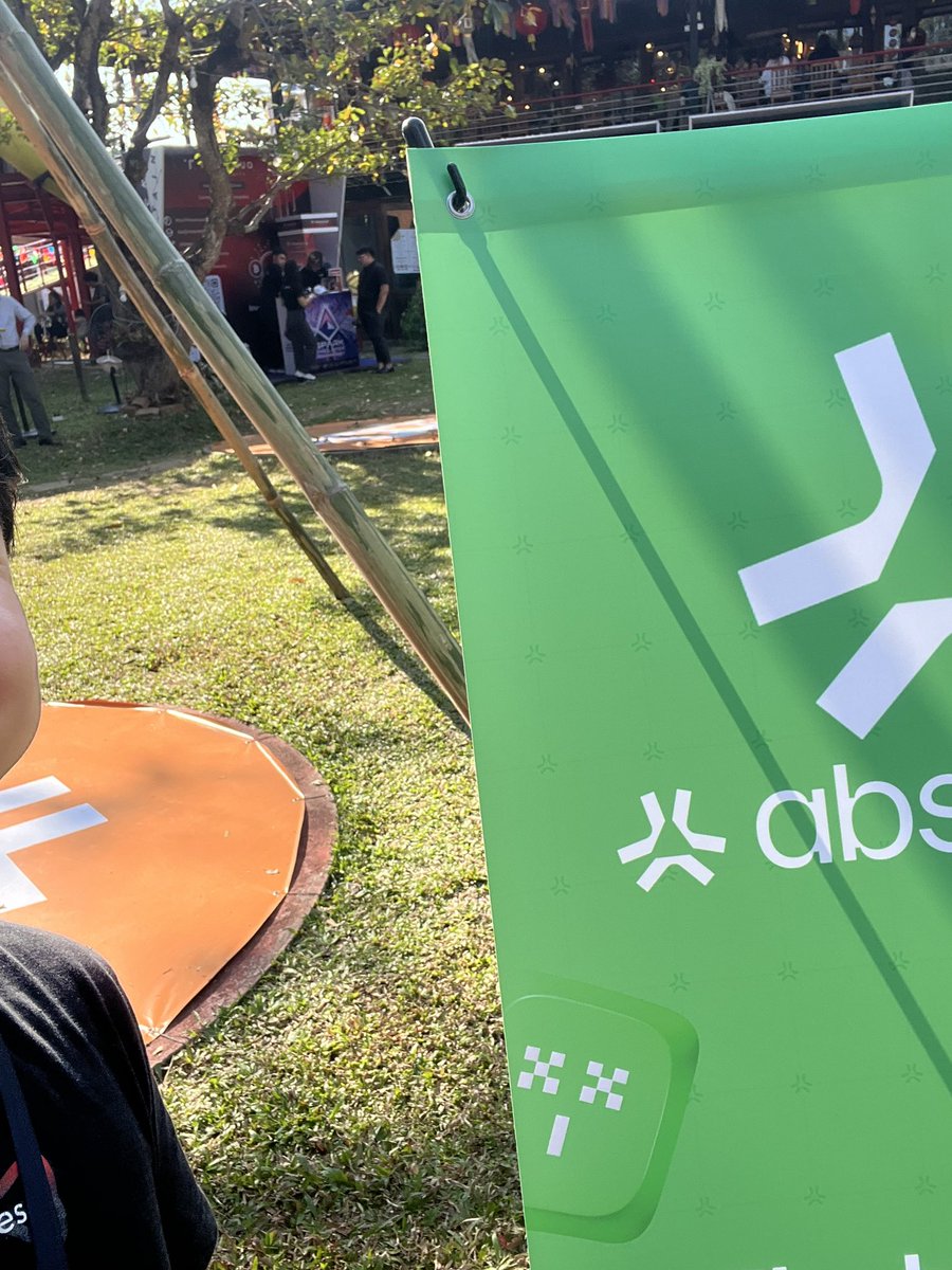 Bank Worrakit (💙,🧡) (🌸, 🌿) tweet media