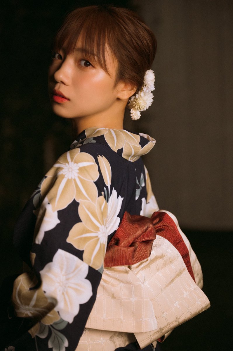 お知らせ📅／ 『齊藤京子 2026-27カレンダー』 昨日、アザーカットを