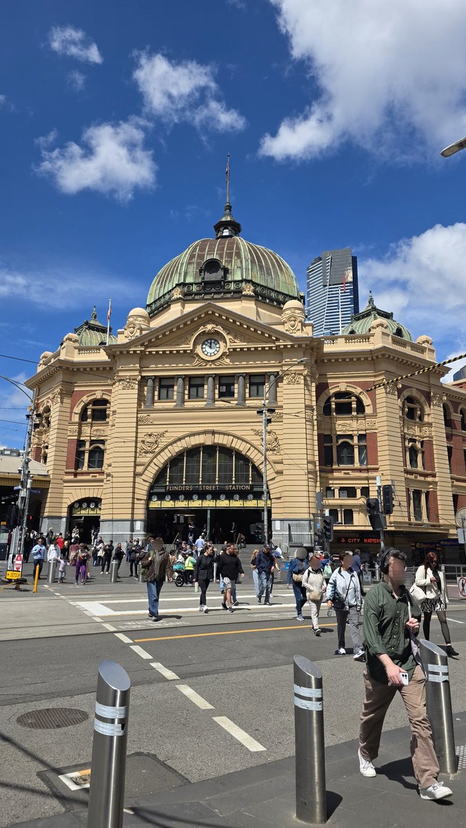 _maeil_'s tweet image. 유일하게 재방문했던 나라는 호주예요 

이민자들이 정착한 나라라 호주 음식이 따로 있는 건 아니지만 아시아 음식점이 많아서 한국인 입맛에도 잘 맞고요 

자연과 도시의 장점을 모두 갖추어서 장거리 비행만 괜찮다면 너무 좋은 나라예요👍