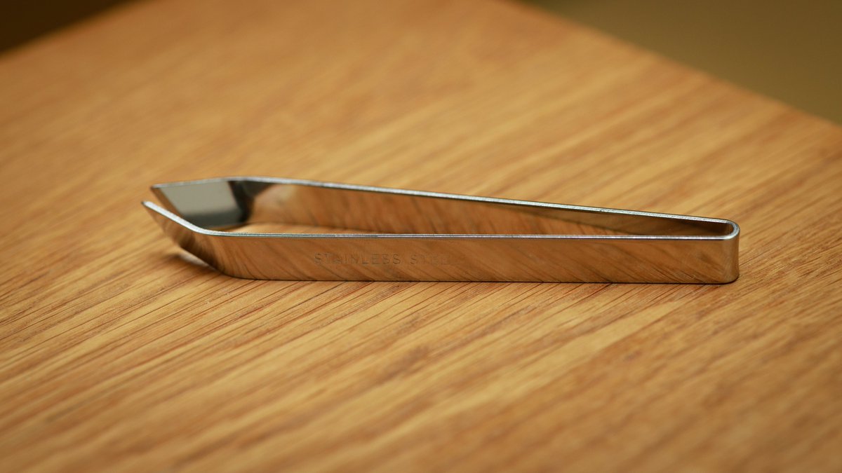 【 魚の骨抜き 】

意外と盲点だった器具を買ってみました。
細かい作業とか好きなので明日の朝が楽しみだ😁