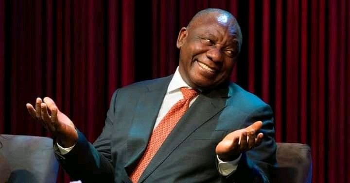 Dear black 🇿🇦

🔹Registering a company is R175.00
🔹FNB gold business account is R99/m
🔹CIPC auto generate SARS account and auto linked to FNB account....

You'll only pay SARS after auto assessments, using FNB app and R0.00 to Tax practitioner ya lerete