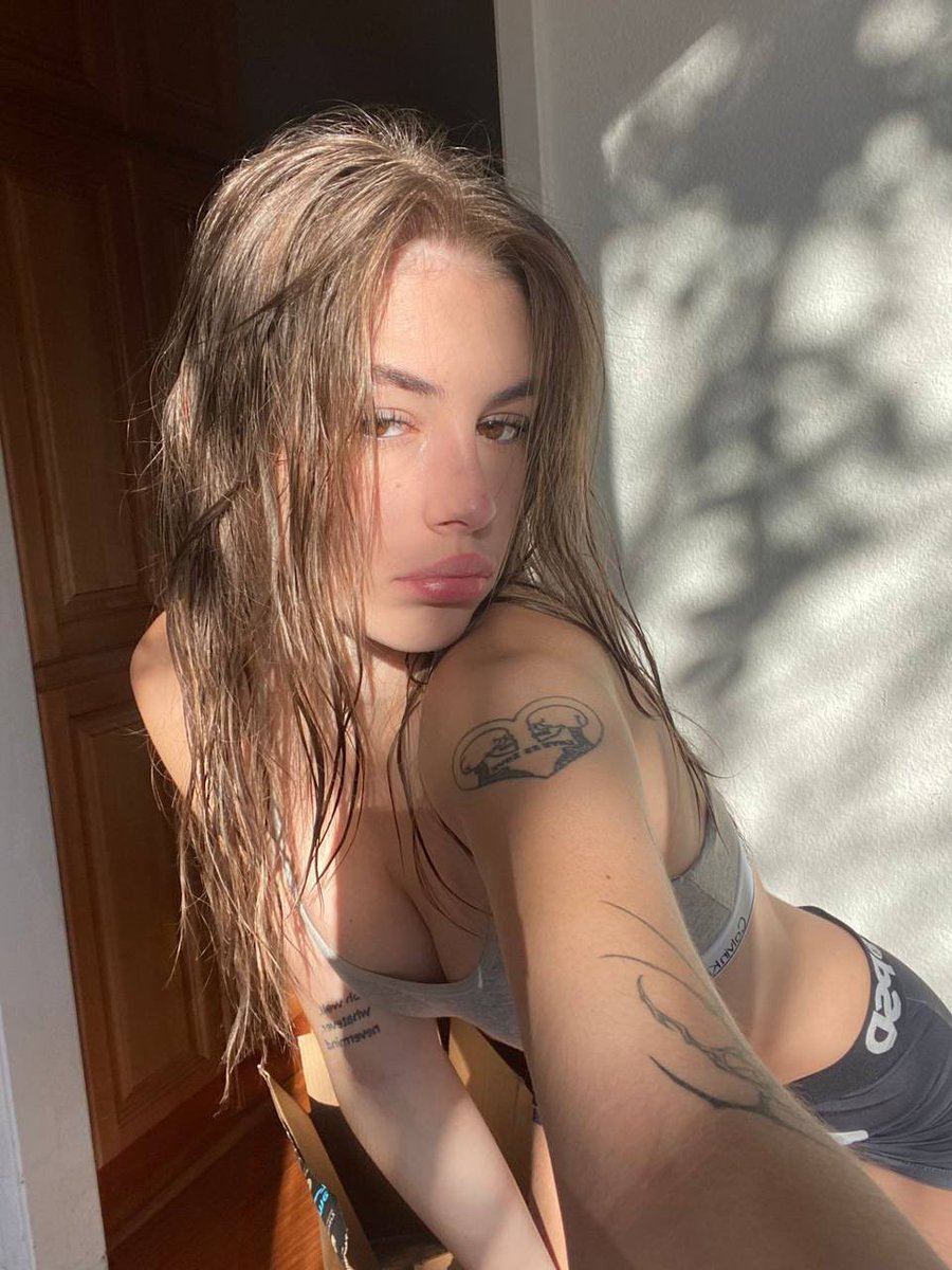 Anna.Eva tweet media