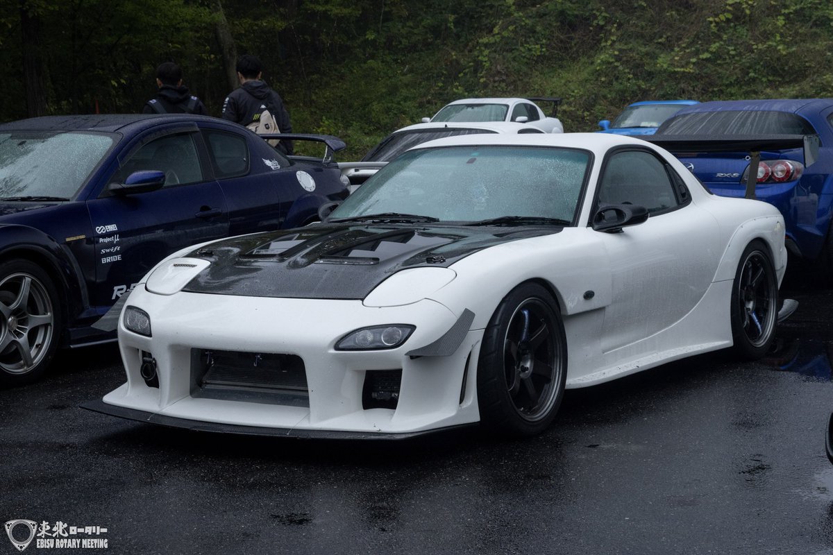 フロントバンパーとアンパネを売ります。
両方ともカゴタニ製になります。

割れなど有りますので補修は必要です。

値段　セットで2万円