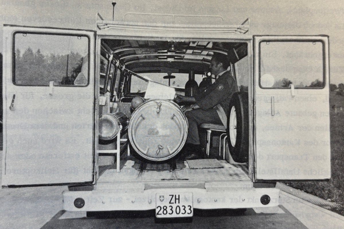 KapoZuerich's tweet photo. #kapogestern: Diese mobile Dekompressionskammer wurde Anfang der 1970er Jahre eingesetzt, um Dekompressionsunfälle beim Tauchen schnell und effizient zu behandeln. https://t.co/jYQ2K7D3ij