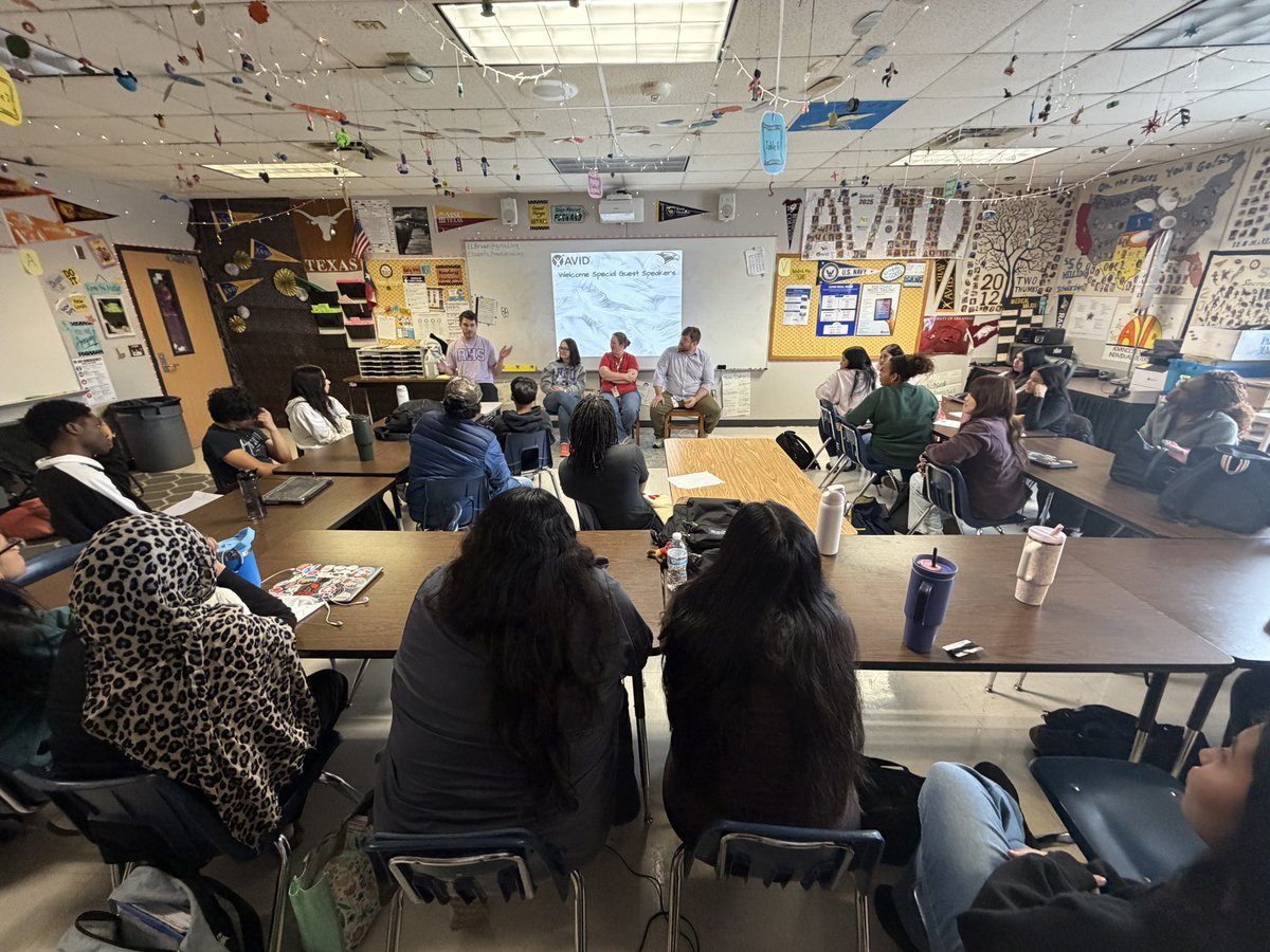 RHSAVIDBrown's tweet image. Phenomenal 2nd day of guest speakers in senior AVID. Very special thanks to Trustee Harris, Mrs Bagheri, Officer Carkeek, Mrs Hofeditz, Mr Mount, Mr Cotter, Mrs May &amp;amp; @EdTechHawk. Every experience informed, amused, enlightened &amp;amp; encouraged! @AVIDRISD @AVID4College @RichardsonISD