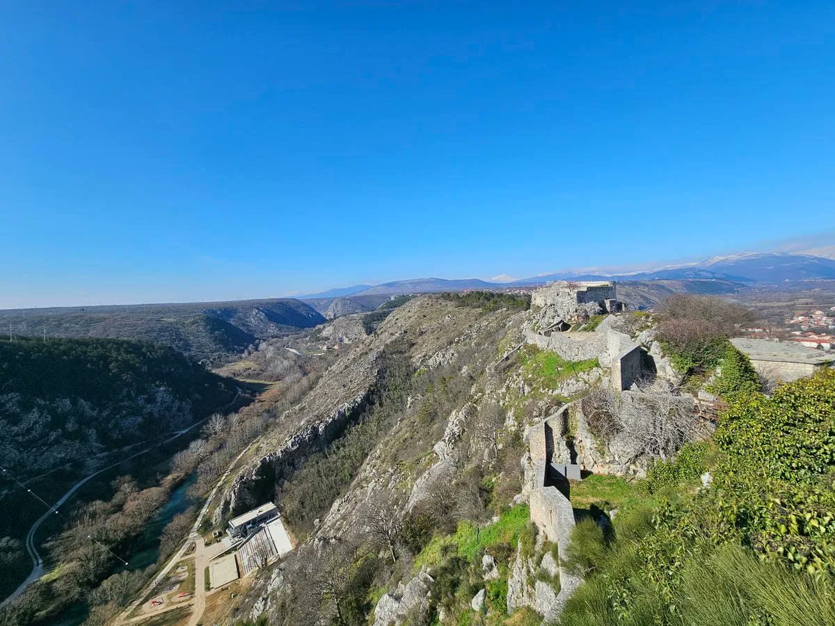 RJonTourUK's tweet image. Knin is a town in the mountains of Croatia and has a nice fortress, an epic waterfall and hiking trails, the local restaurants have good value food.

rjontour.com/knin-croatia/ #croatia #travel #waterfalls