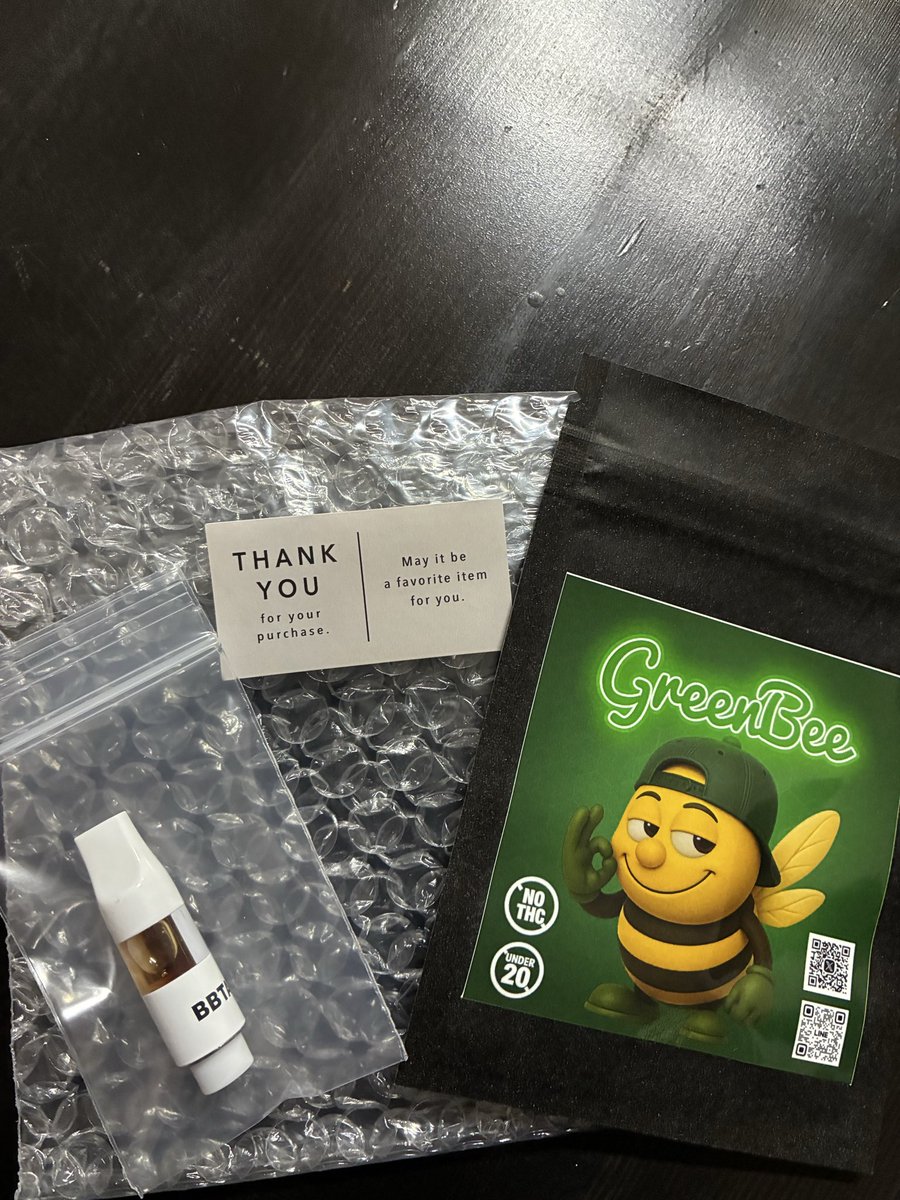 my40di50cMVTJCO's tweet photo. GreenBee様@GreenBeeCBD よりアントラリキッドを頂きました🙌
CRDB 10%✖️CRDP 3.5%
フルヘンプCRD （H4CBD,CBC,CBDV）
テルペン🍀

翌日に届き、梱包がプチプチとパケ二重で丁寧🫶
キックなしだがロングパフはキック有り。
アムネシアが絶妙な濃さでめちゃくちゃ美味い���爽やかな草感🌱
BBTANKで低電圧でもかなり吸いやすく、軽い吸い心地🫧

即〜10分でキャッチ（CRDBか？）
ポーッとする。視界が明るい🔆
20分後にはニヤ🤤

低濃度なのに満足✨
ちょっと気軽にご機嫌になりたい時に☺️

CRDB,H4CBD,CRDP,CBGで明るいチルを感じます。
ナチュラルとは違ったちょいサイコもいいですね✌️
クレカOK,送料無料👀
ありがとうございます🙇‍♀️🩷