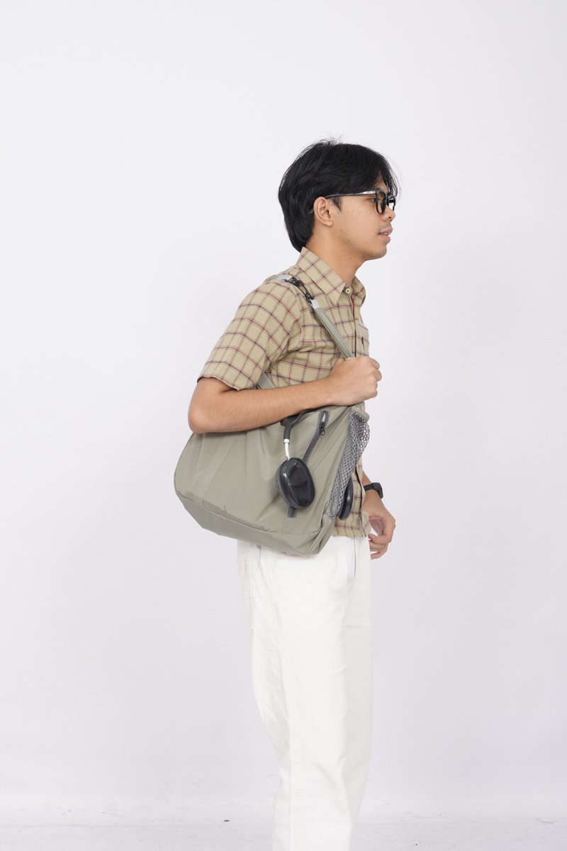 astromenggs's tweet image. since i posted this everywhere on social media it’d be a crime to not post it here too…. but here’s the bag i made with measure pleasure for my product design studio assignment ^_^