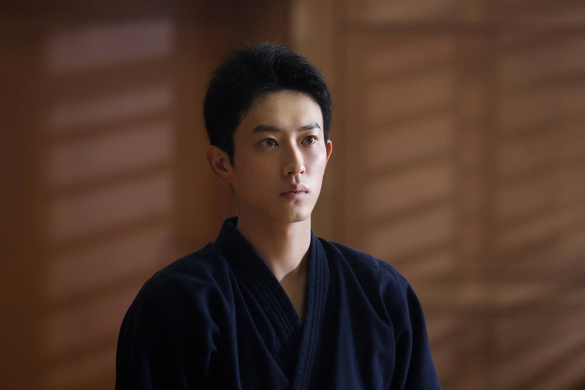 kazamakyojo's tweet photo. ◢◤ #教場映画 登場人物 𝗙𝗜𝗟𝗘.𝟬𝟯

〖 200期卒業生 〗

鳥羽暢照（#濱田岳）
￣￣￣￣￣￣￣￣￣
白バイ隊員になるため、
耳を鍛えて聴覚が異常に優れている。

忍野めぐみ（#福原遥）
￣￣￣￣￣￣￣￣￣￣
ハーモニカが得意。
女子生徒の中で少し浮いてしまっている。

杣利希斗（#目黒蓮）
￣￣￣￣￣￣￣￣￣
警察一家。
冷静な観察眼を持つ。

比嘉太偉智（#杉野遥亮）
￣￣￣￣￣￣￣￣￣￣￣
真面目で実直な性格の
元剣道国体選手。

前編「Reunion」
”Netflix”で独占配信中📱
後編「Requiem」
2/20(金)より”劇場”で公開🎞️