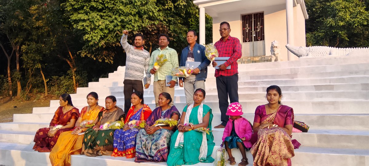 khela_hembram's tweet photo. ଜି ବି ନଗରର ସମସ୍ତ ସରପଞ୍ଚ ଓ ପି ଇ ଓ ମାନେ ଏକତ୍ରିତ ହୋଇ ନବବର୍ଷର ସ୍ବାଗତ କଲୁ ।
@12_baje
@gopabandhunagar
@JjmMayurbhanj
#NewYear2026
#gettogeather https://t.co/AnBmMv29UY