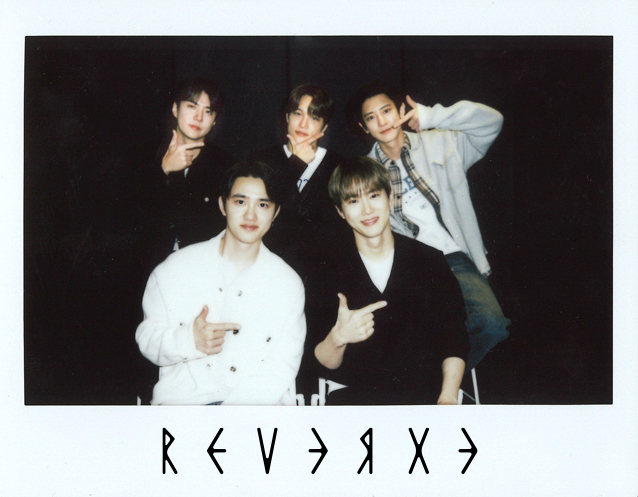 weareoneEXO's tweet image. Comin' for that 👑
Turn up the volume and play "REVERXE - The 8th Album" with us 🤍

🎧 EXO.lnk.to/REVERXE

#EXO #엑소 #weareoneEXO
#Crown #EXO_Crown
#REVERXE
