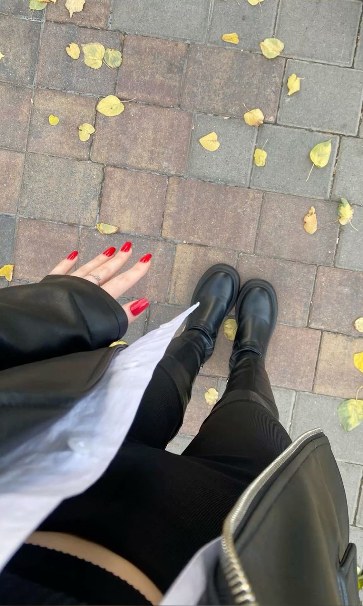 LilyaGalguwien's tweet image. Guten Morgen meine kleinen Nutzviecher 😈 
Die Göttin ist heute mal ein bisschen auf der Reise 😉
Ihr wisst hoffentlich das ihr die Kosten zu übernehmen habt 😈 Also los hop hop ich warte nicht gerne.
#geldsklave #zahlsklave #findom #loser #sklave