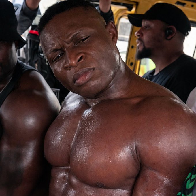 deenayaah's tweet image. He could have played the long run, over 50 million people are watching you from
Ishowspeed youtube stream, but instead, he started begging!

Strongest beggar in Lagos