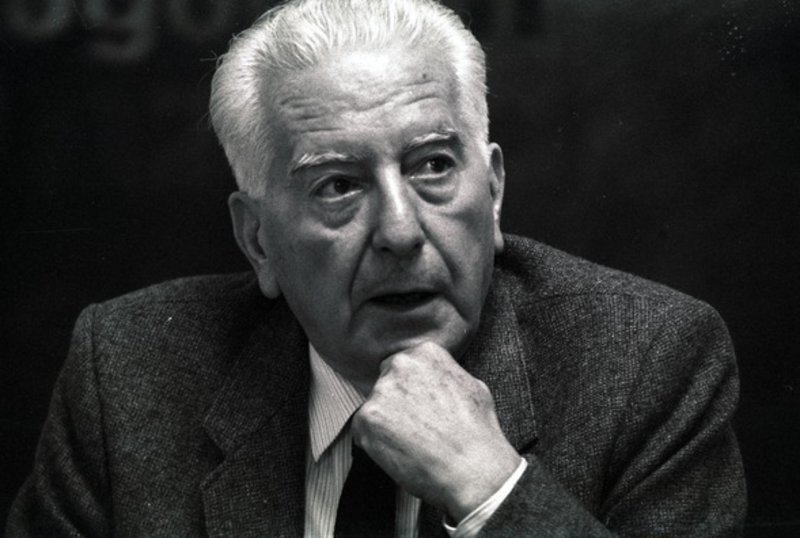 Tal dia com avui de fa 50 anys el secretari general del PSUC, Gregorio López Raimundo, va celebrar la seva primera roda de premsa en territori català, amb mesures de seguretat pròpies de la clandestinitat, i sense fotos  tort-i-dret.blogspot.com/2026/01/tal-di…