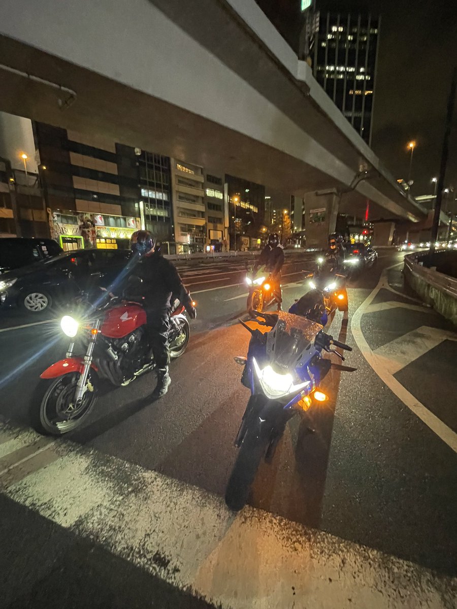 Seiya5a's tweet photo. ベースの後は秋葉原と渋谷とか、、🤔 https://t.co/2NNZDDrbza