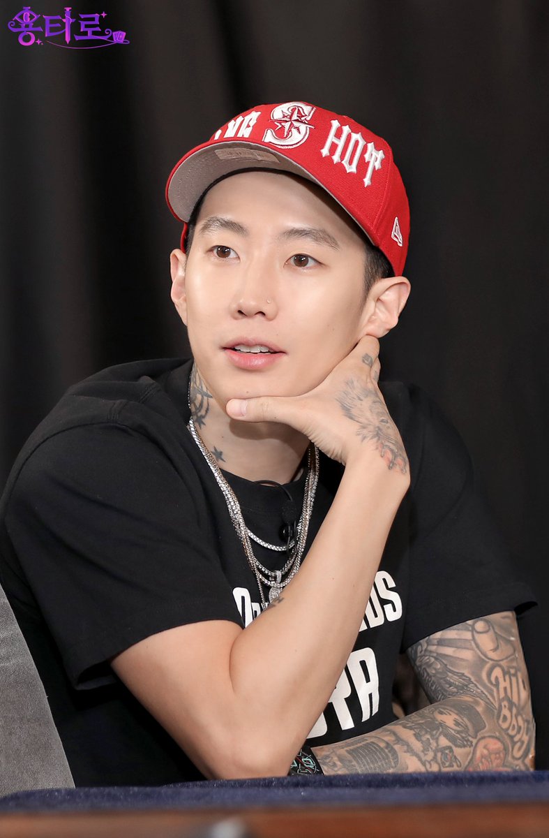 yong_tarot's tweet image. [📸] 현장포토
용타로 50번째 손님, 롱샷&amp;amp;박재범

🔮수요일 오후 6시 &amp;lt;용타로&amp;gt;

#LNGSHOT #롱샷 #오율 #률 #우진 #루이 @LNGSHOT4sho
#OHYUL #RYUL #WOOJIN #LOUIS
#박재범 #jaypark @Team_JayPark
#이용진 #LeeYongJin #용타로 #Yongtarot