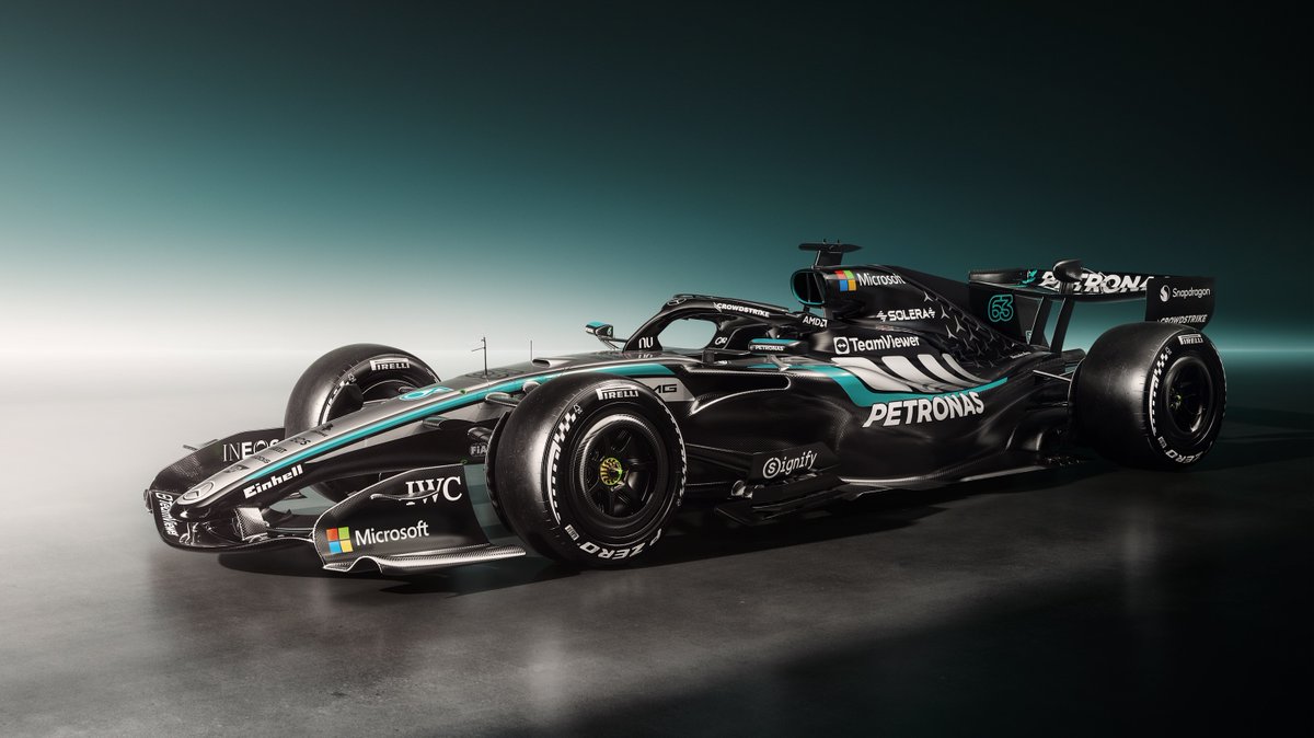Mercedes introduce the W17 😍

Initial thoughts?

#F1 <a href="/MercedesAMGF1/">Mercedes-AMG PETRONAS F1 Team</a>