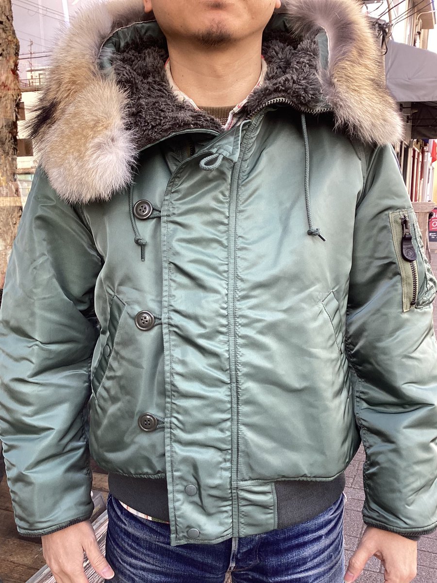 porkys_jeans's tweet photo. 入荷情報!
Colimbo「Elmendorf Jacket (Type N-2B) with Decal」¥144100
Sage Green
#porkys #ポーキーズ
#kyoto #京都
#アメカジ #円町
#入荷情報
#colimbo #コリンボ
#n2b https://t.co/HUI0j4aBCB