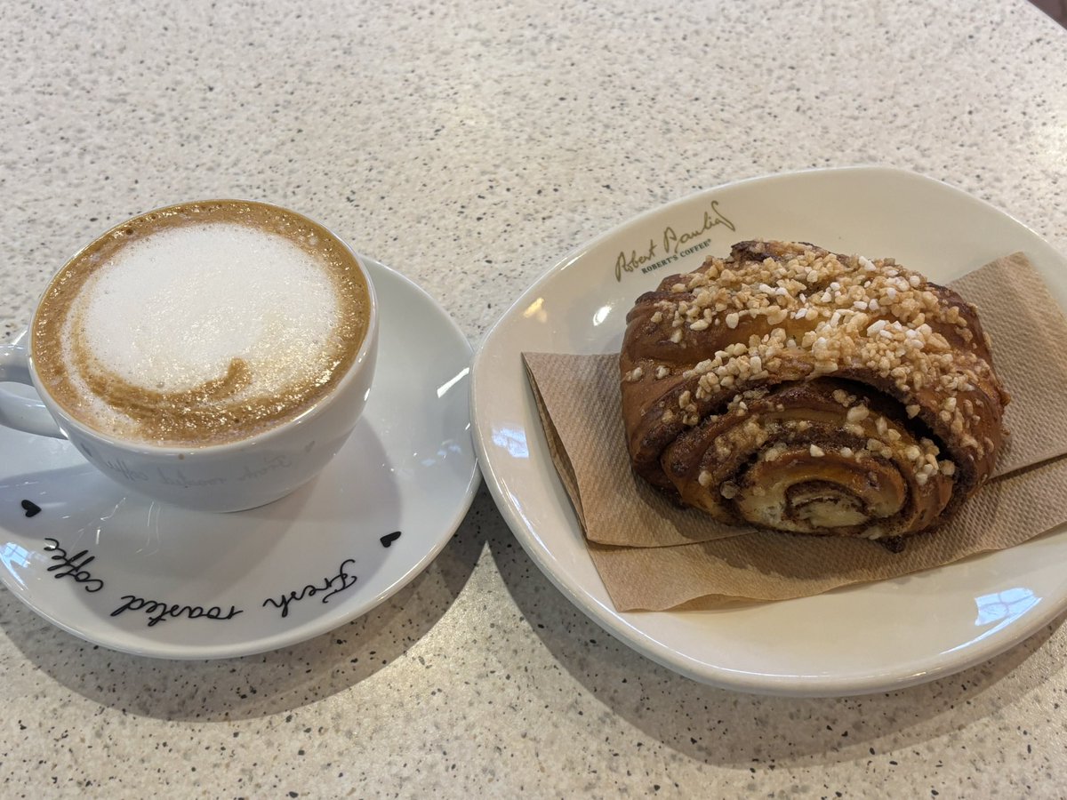 planetstroller's tweet image. 굿 모닝 from 헬싱키! 마켓이 귀여워요.