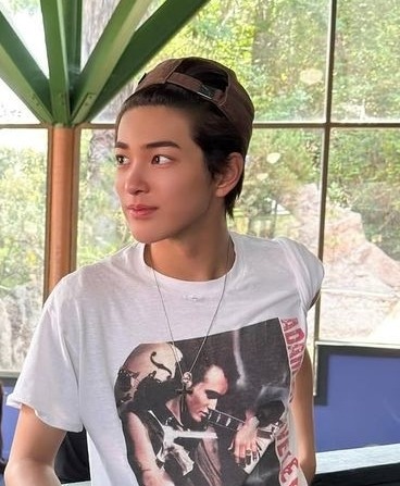 rzebels's tweet image. “we have                                     “i know i
dating rumors”                         started it”